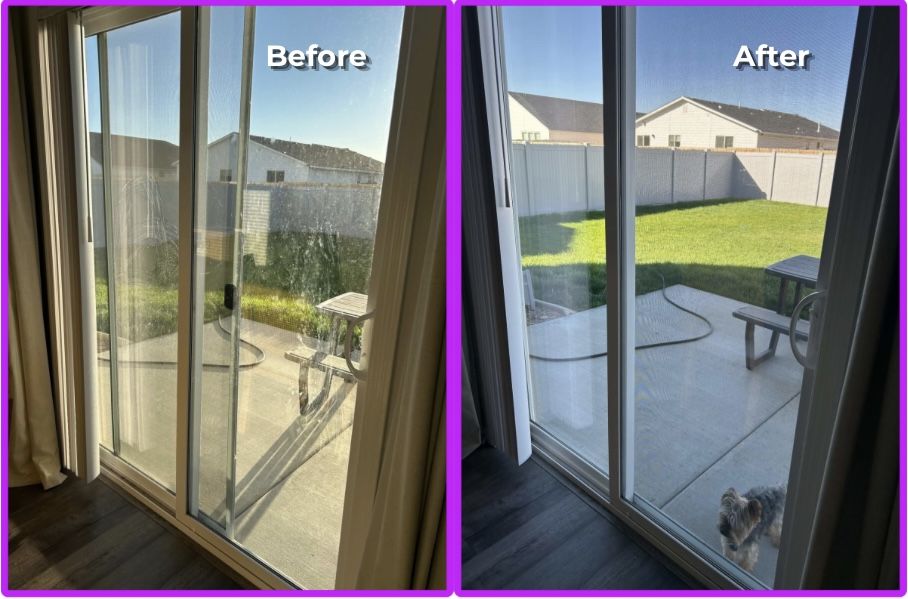 Before and after of a sliding glass door, streaked then clear